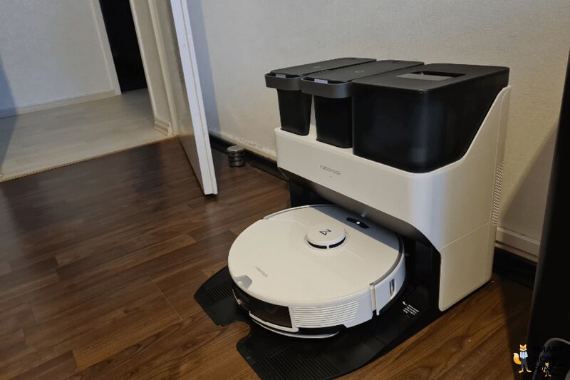 Der Roborock S7 Pro Ultra ist in Weiß zu sehen.